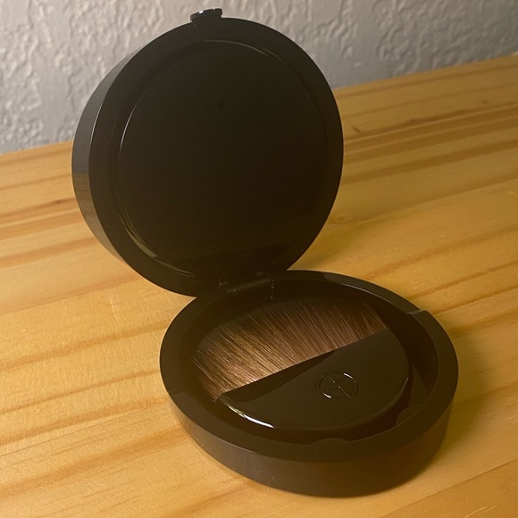 Giorgio Armani Luminous Silk Glow Fusion Powder - Shade: 7 - Picture 10 of 13